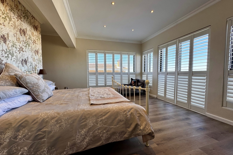 3 Bedroom Property for Sale in Yzerfontein Western Cape